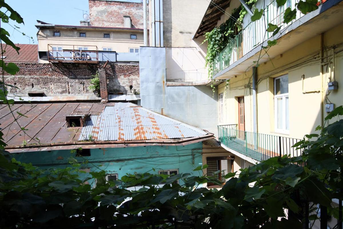 Buk Apartments On Doroshenka 25 Lviv Eksteriør bilde