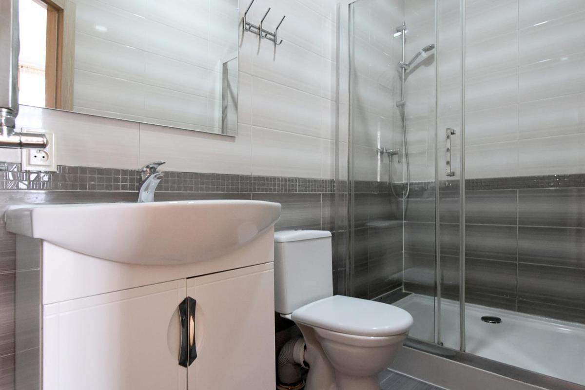 Buk Apartments On Doroshenka 25 Lviv Eksteriør bilde